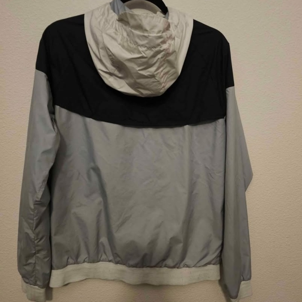Nike Jacket Windbreaker Black/White $130 - Picture 2 of 3